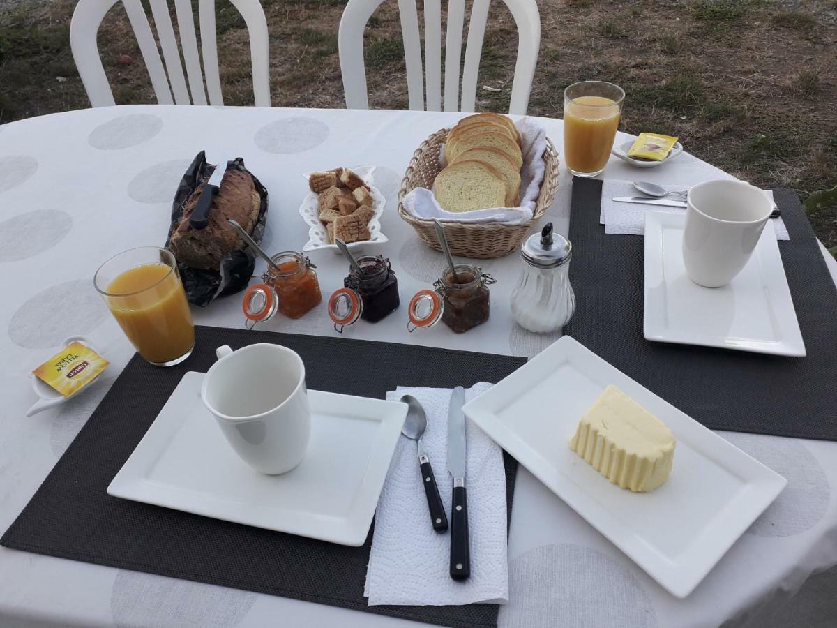 La Gauviniere Bed & Breakfast Liez Bagian luar foto